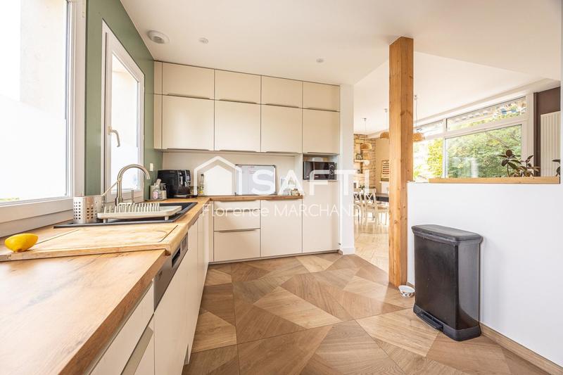 Maison - 202 m² - 7 pièces