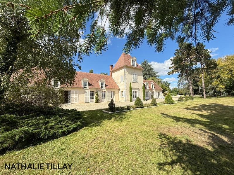 Maison de maîtres - 365 m² - 12 pièces