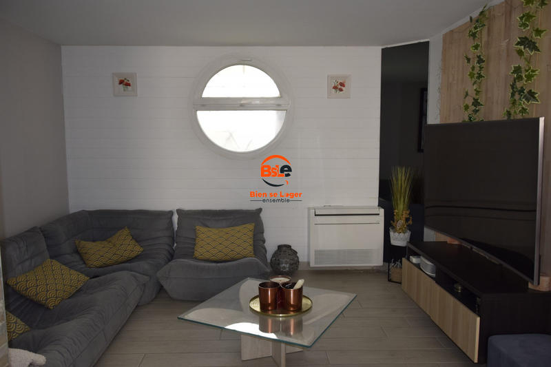 Maison - 225 m² - 8 pièces