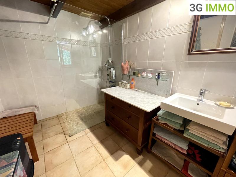 Propriété - 200 m² - 6 pièces