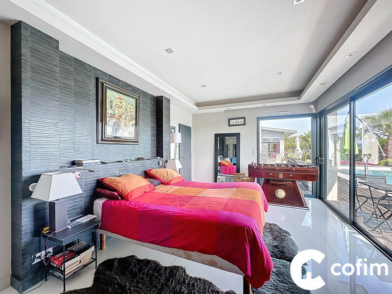 Villa - 316 m² - 8 pièces