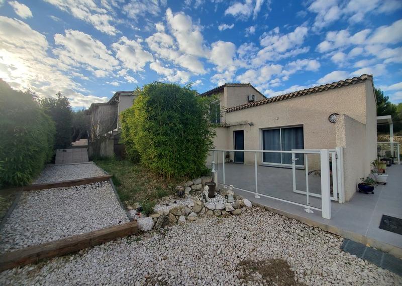 Maison - 198 m² - 7 pièces