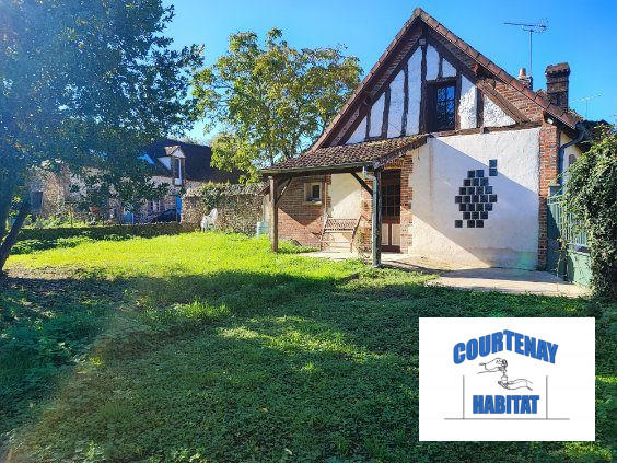 Maison - 270 m² - 9 pièces