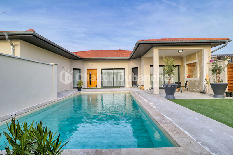 Maison - 180 m² - 6 pièces