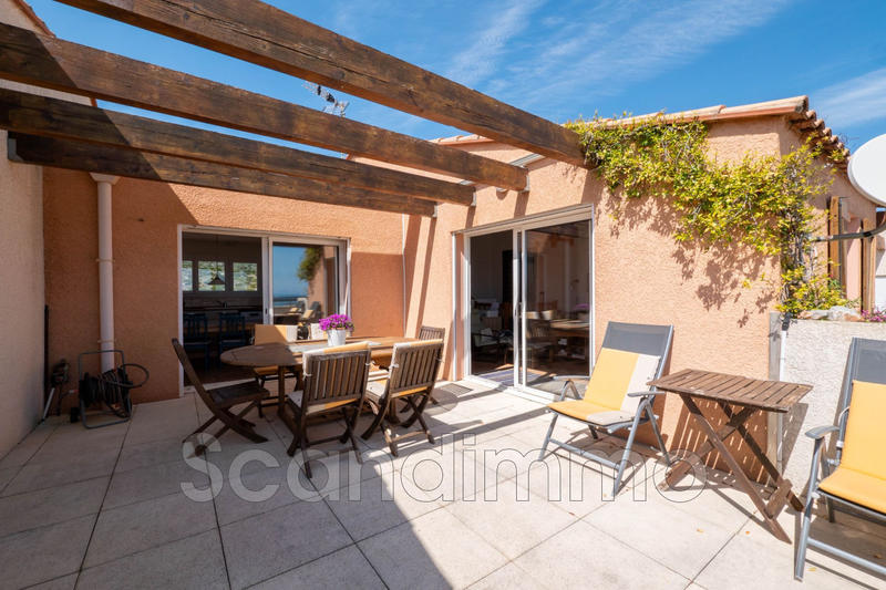 Maison - 95 m² - 4 pièces