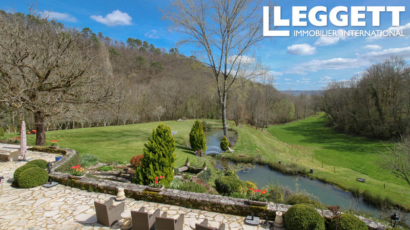 Propriété - 225 m² - 16 pièces