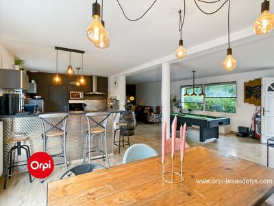 Maison - 135 m² - 7 pièces