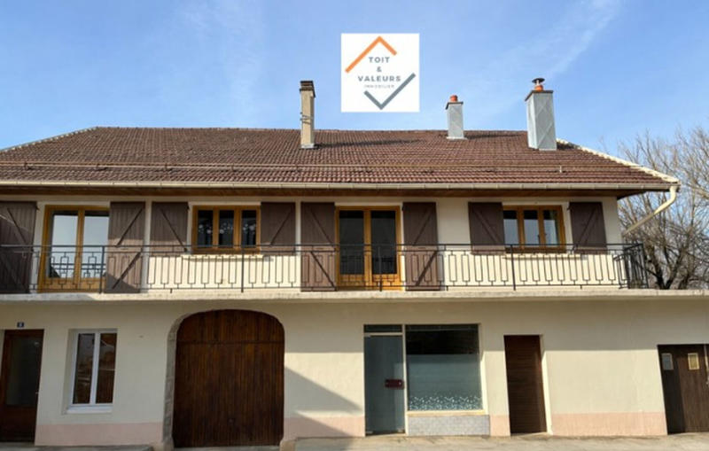 Maison - 198 m² - 8 pièces