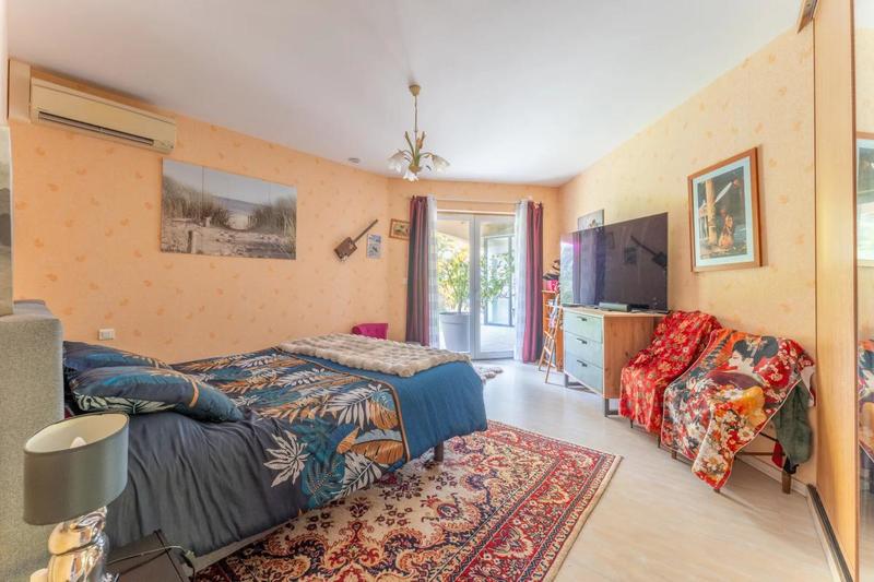 Maison - 275 m² - 7 pièces