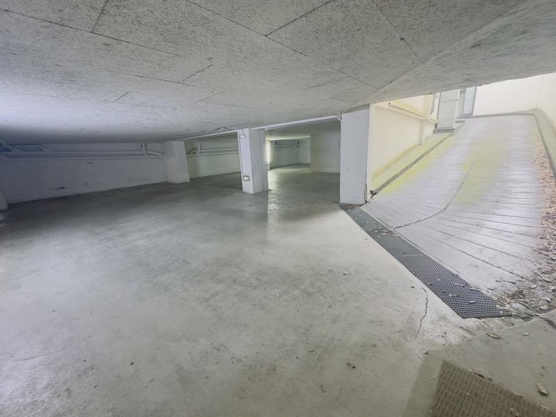 Parking / Garage - 8 m²