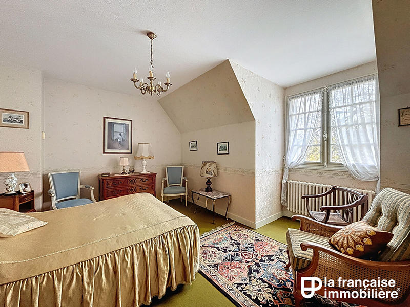 Maison - 166 m² - 8 pièces