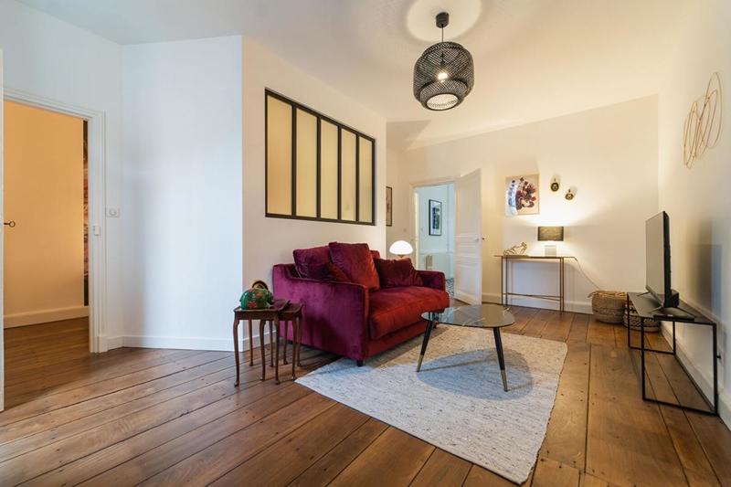 Propriété - 235 m² - 8 pièces