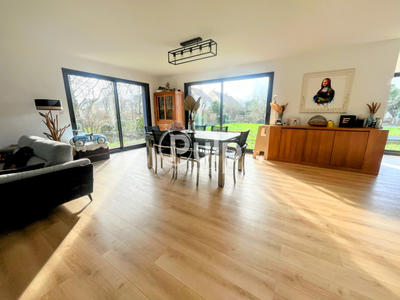 Maison - 174 m² - 7 pièces