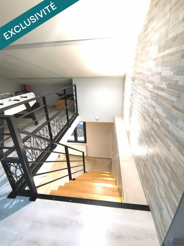 Maison - 290 m² - 9 pièces