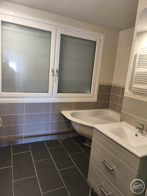 Maison - 80 m² - 5 pièces