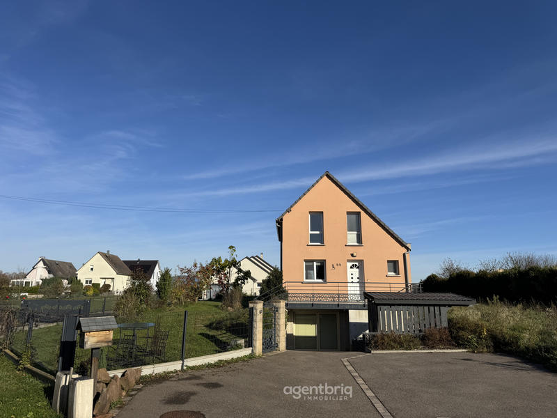 Maison - 90 m² - 4 pièces