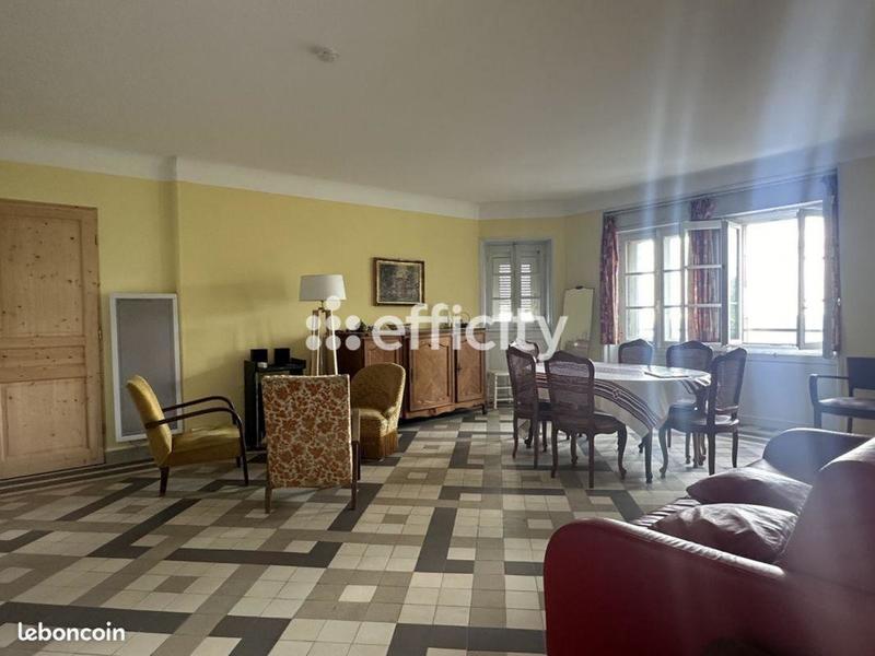 Appartement - 80 m² - 2 pièces