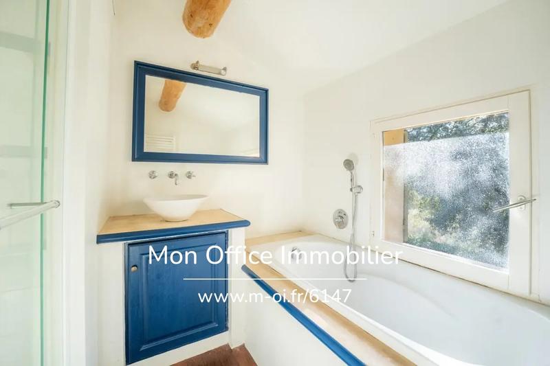 Propriété - 290 m² - 9 pièces