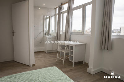 Chambre - 10 m² - 4 pièces
