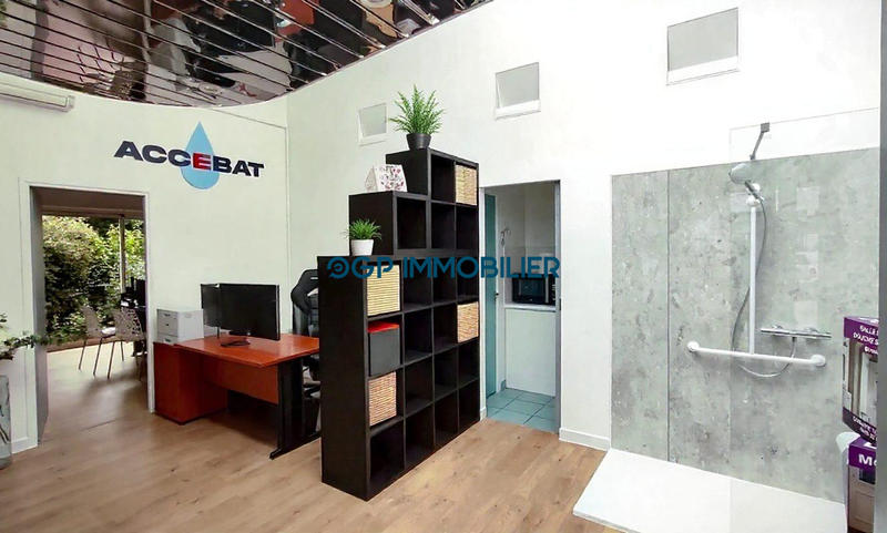 Local commercial - 96 m² - 3 pièces