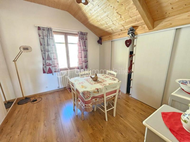 Châlet - 250 m² - 6 pièces