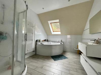 Maison - 193 m² - 8 pièces