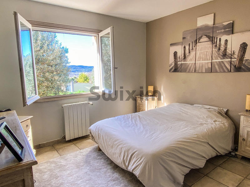 Villa - 228 m² - 9 pièces