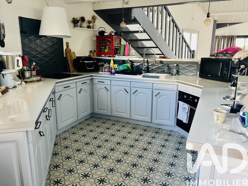 Maison - 200 m² - 9 pièces