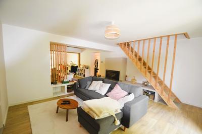 Maison - 206 m² - 6 pièces