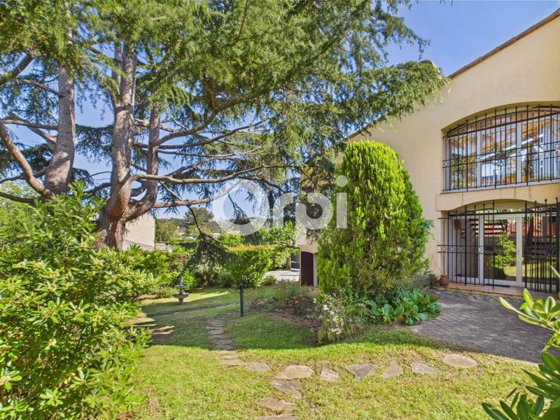 Maison - 192 m² - 5 pièces