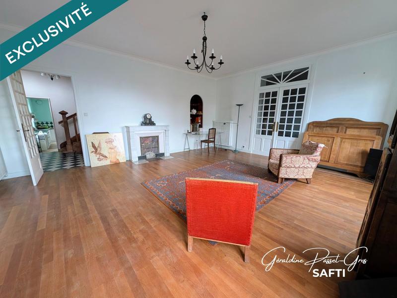 Maison - 334 m² - 12 pièces