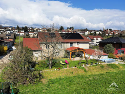 Maison - 333 m² - 10 pièces