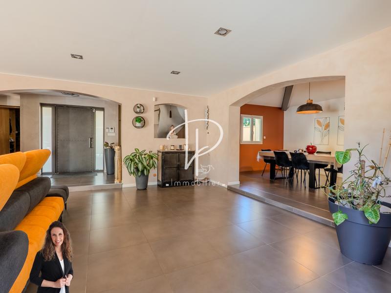 Villa - 291 m² - 8 pièces