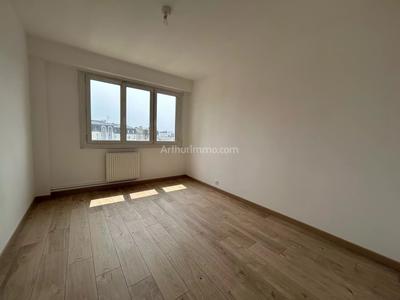 Appartement - 99 m² - 4 pièces