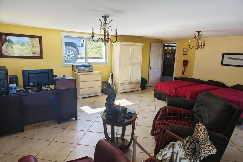 Maison - 285 m² - 9 pièces