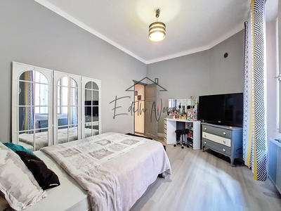 Appartement - 160 m² - 8 pièces