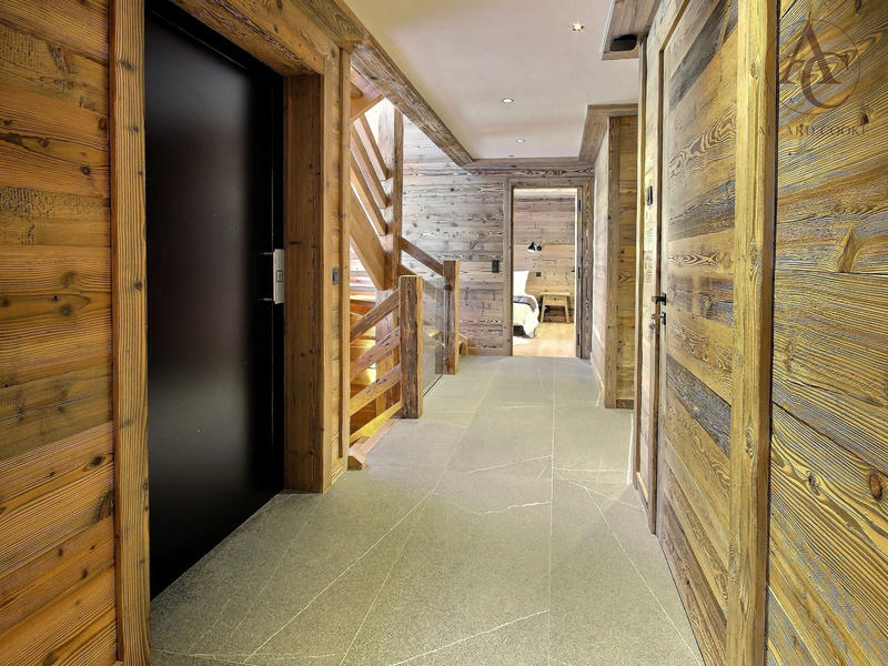 Châlet - 320 m² - 9 pièces