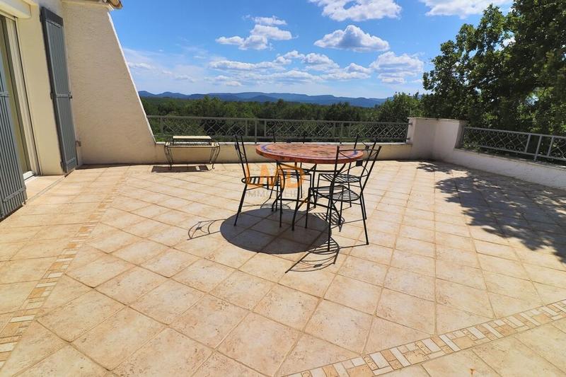 Propriété - 286 m² - 10 pièces