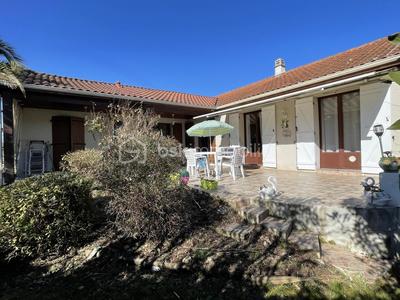 Maison traditionnelle - 128 m² - 6 pièces