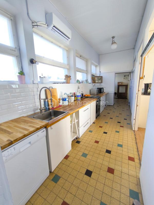 Propriété - 200 m² - 7 pièces