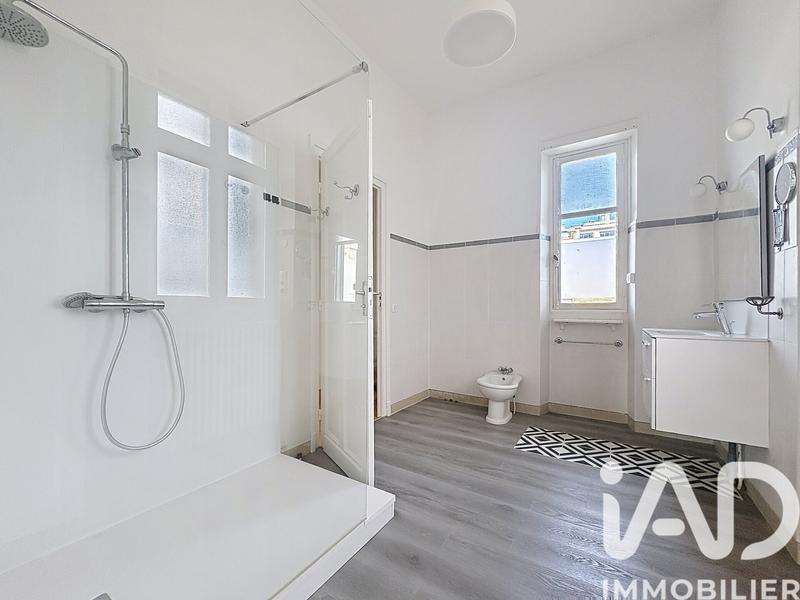 Maison - 179 m² - 7 pièces