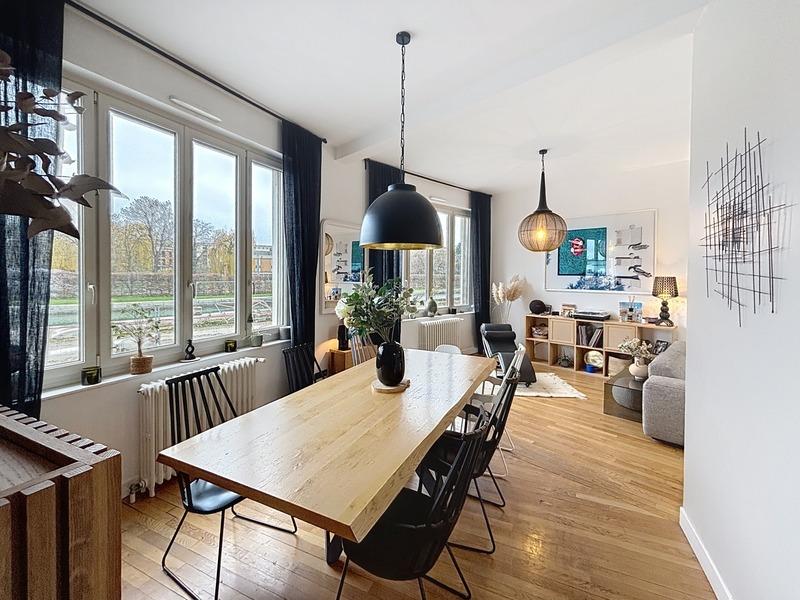 Maison de ville - 190 m² - 9 pièces