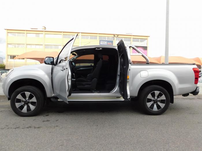 Isuzu d-max 2.5 Td 163 Space Solar Plus a/C 4x4 Automatic