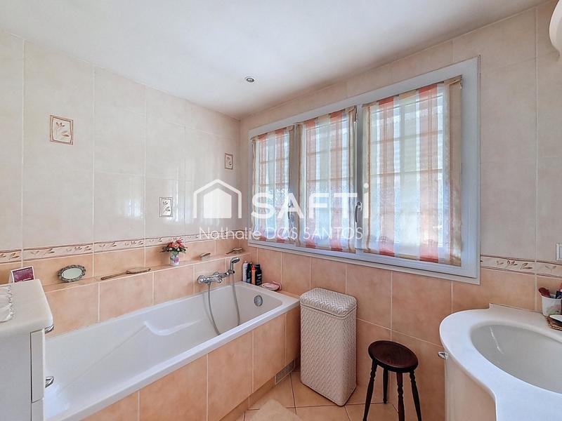 Maison - 96 m² - 5 pièces