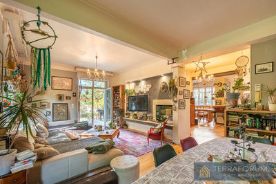 Maison - 265 m² - 8 pièces