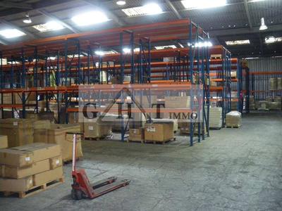 Entrepôt - 1 200 m²