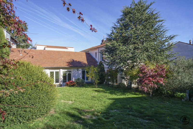 Maison ancienne - 290 m² - 9 pièces