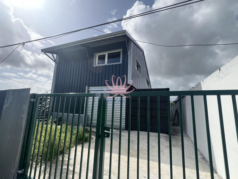 Local commercial - 150 m² - 1 pièce