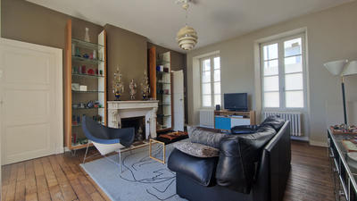 Maison - 205 m² - 9 pièces