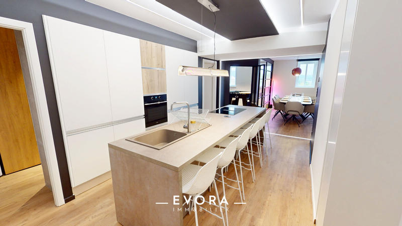 Appartement - 125 m² - 5 pièces